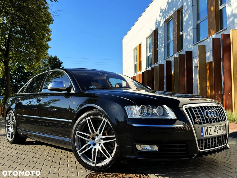 Audi S8 - 1