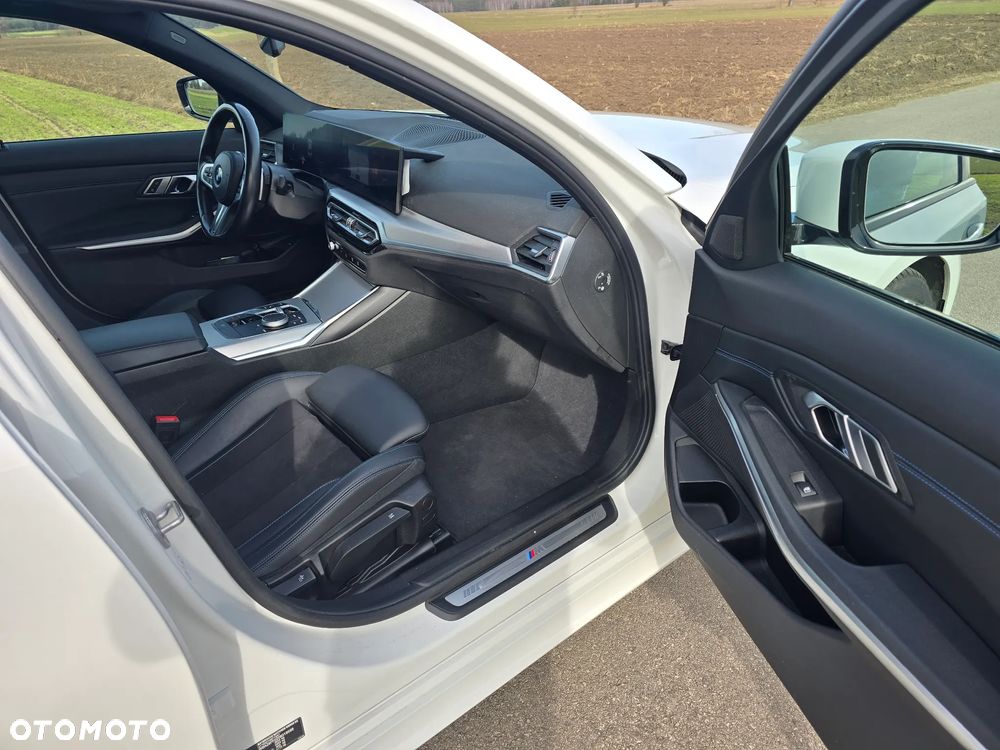BMW Seria 3 318i M Sport - 13