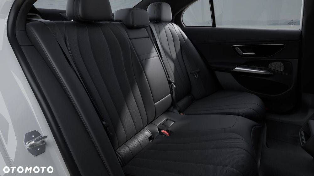 Mercedes-Benz Klasa E 220 d mHEV 4-Matic AMG 9G-Tronic - 12