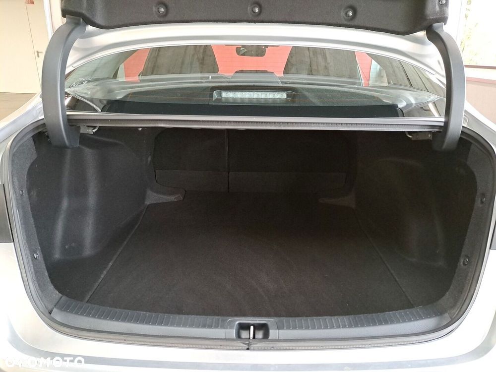 Toyota Corolla 1.8 Hybrid Comfort - 13