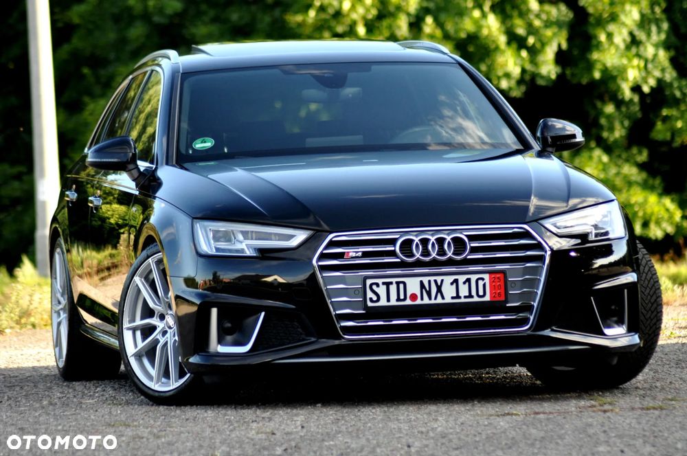 Audi A4 Avant 2.0 TDI S tronic - 1