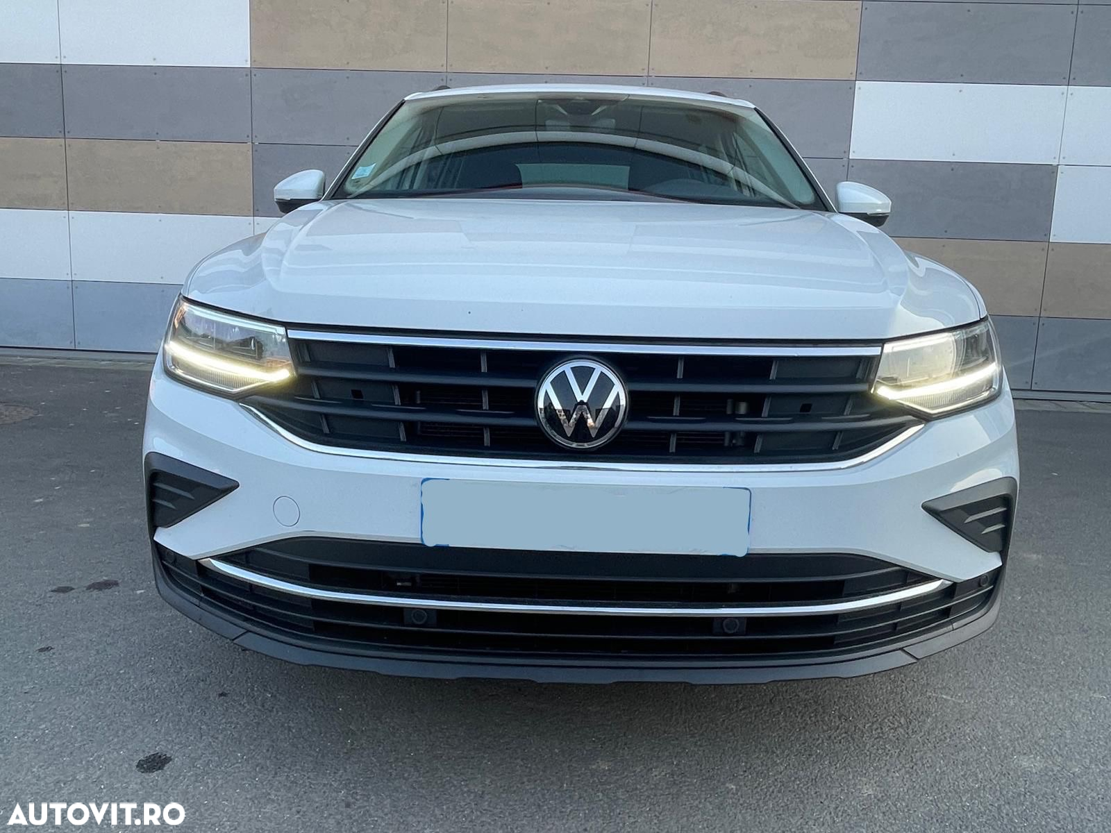 Volkswagen Tiguan 2.0 TDI DSG Elegance - 3