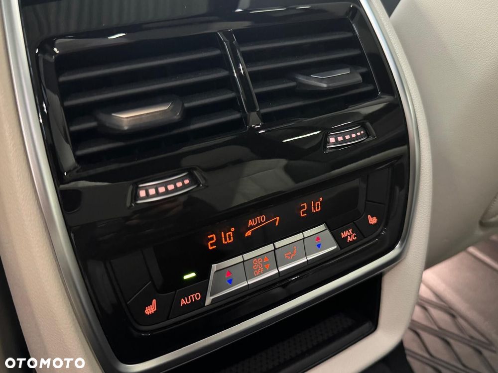 BMW X7 - 34