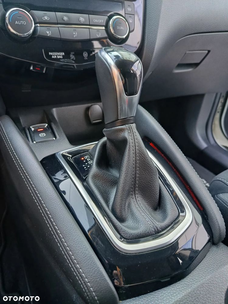 Nissan Qashqai 1.2 DIG-T N-Connecta Xtronic EU6 - 9
