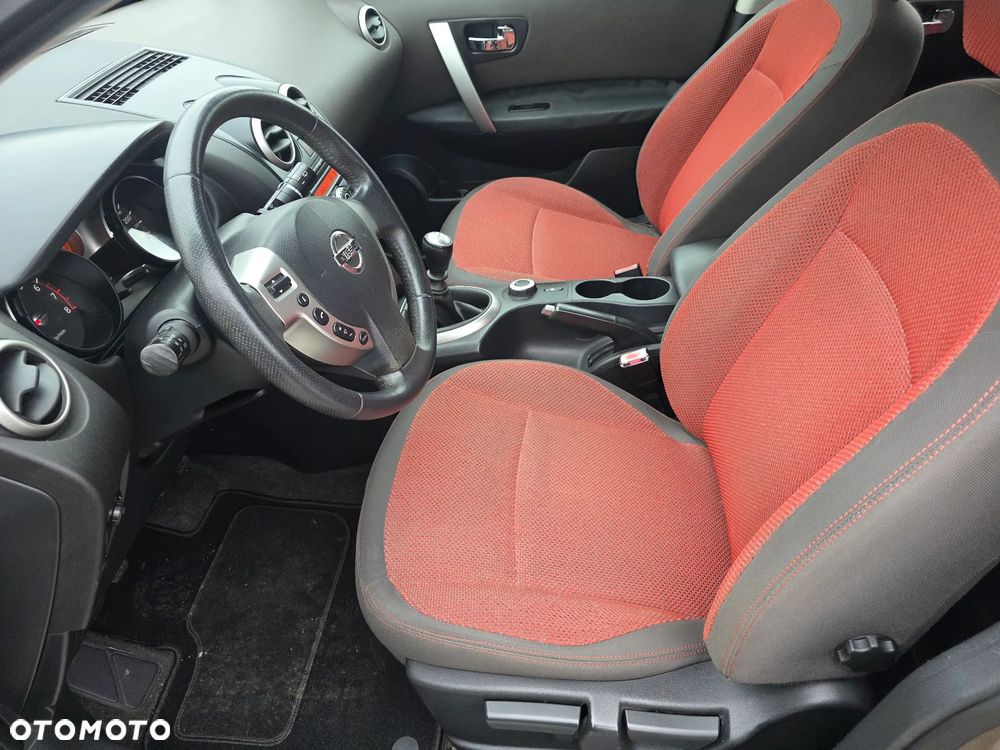 Nissan Qashqai 2.0 4x4 visia - 13