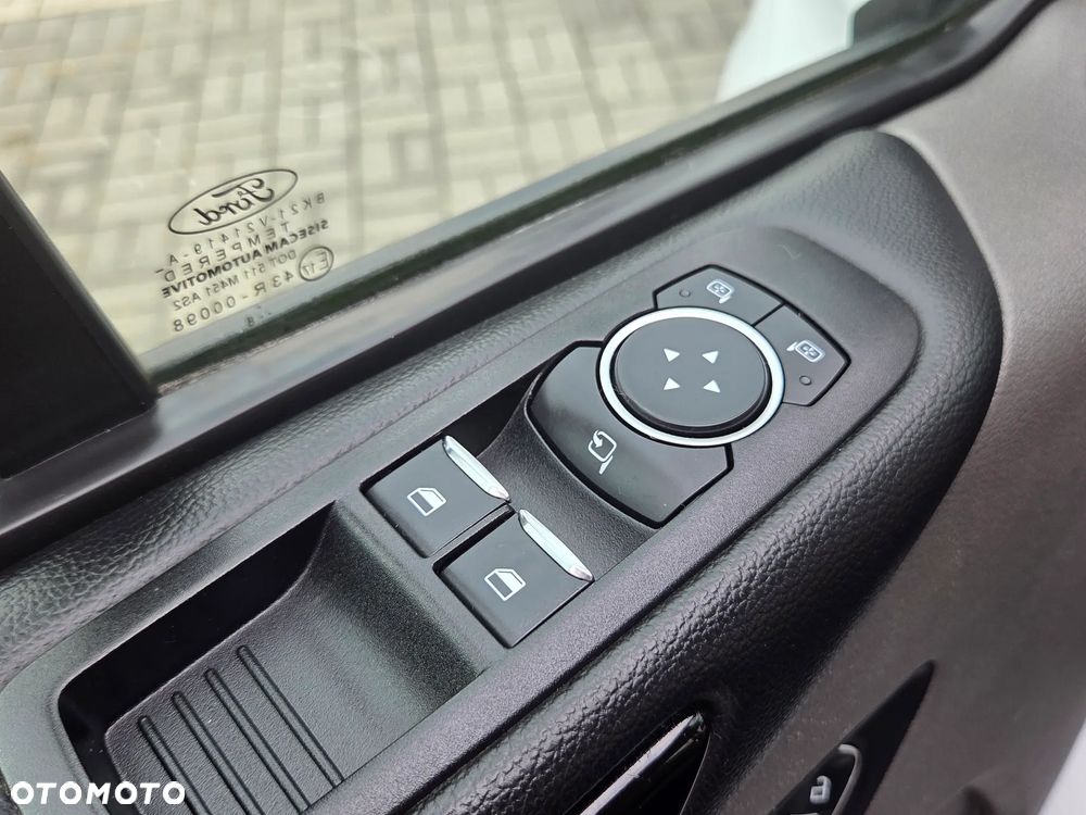 Ford Tourneo Custom 2.0 EcoBlue Hybrid L2 Trend - 28