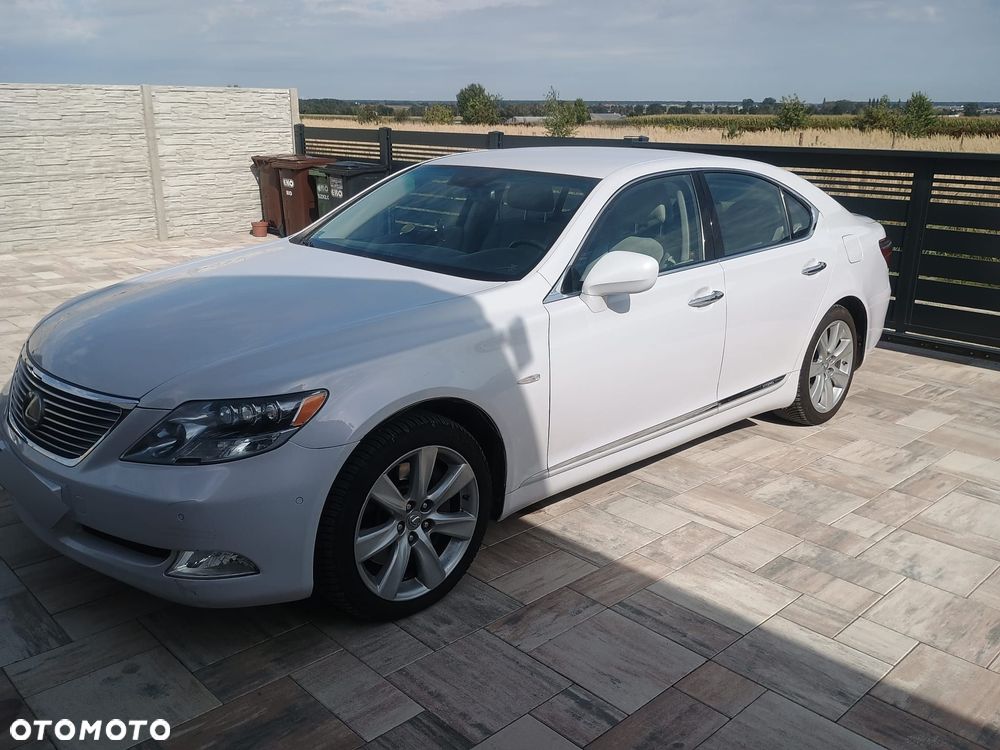 Lexus LS - 17
