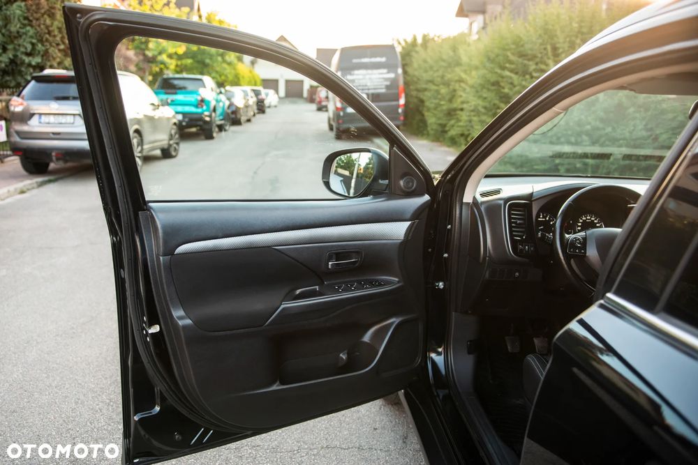 Mitsubishi Outlander 2.0 2WD Edition - 17