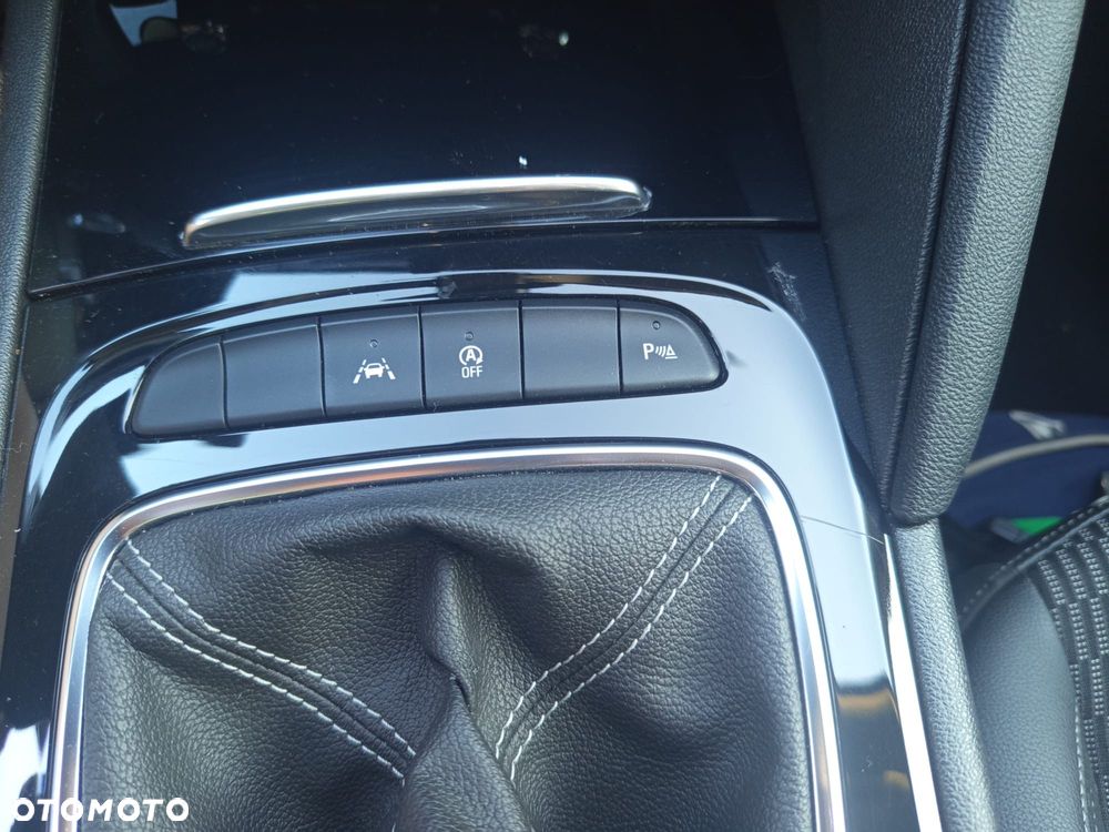 Opel Insignia - 13