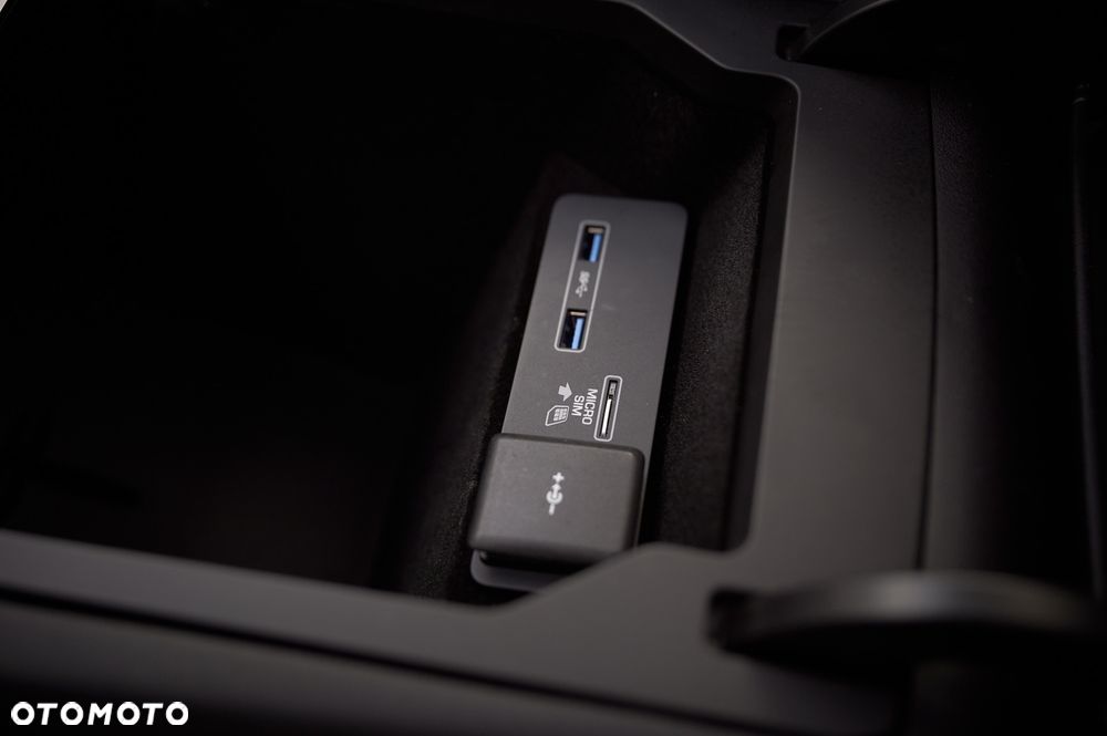 Land Rover Discovery Sport 2.0 D180 R-Dynamic S - 39