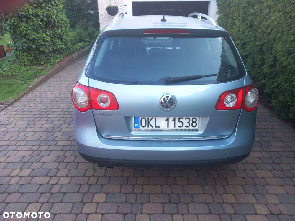 Volkswagen Passat 2.0 TDI DPF Highline - 5
