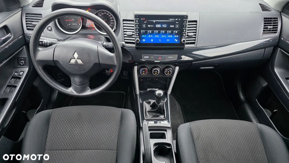 Mitsubishi Lancer 1.6 Invite - 9