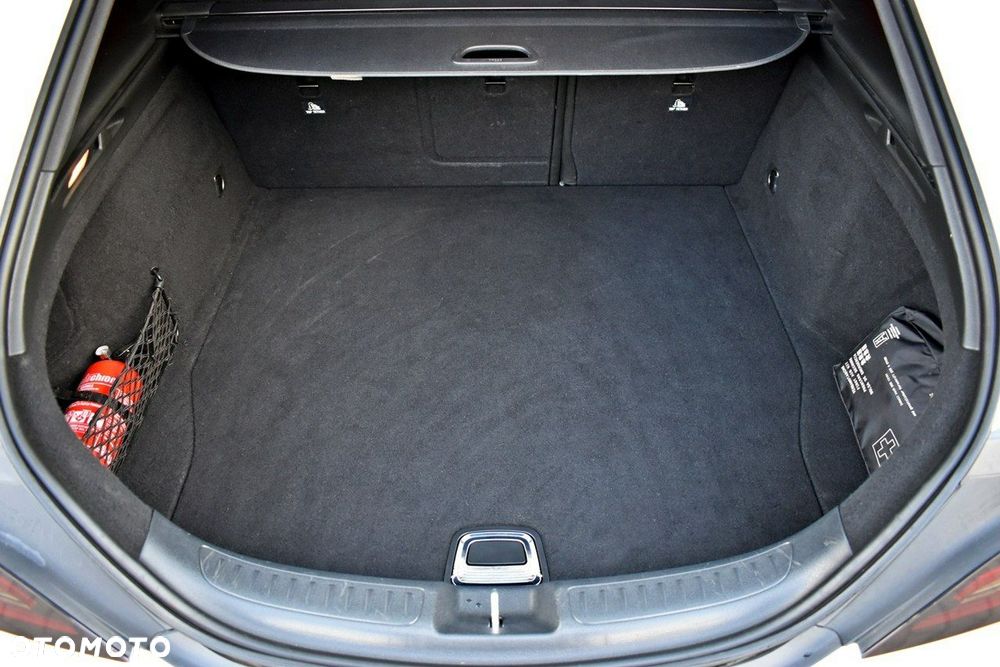 Mercedes-Benz CLA AMG 45 4Matic 7G-DCT - 31