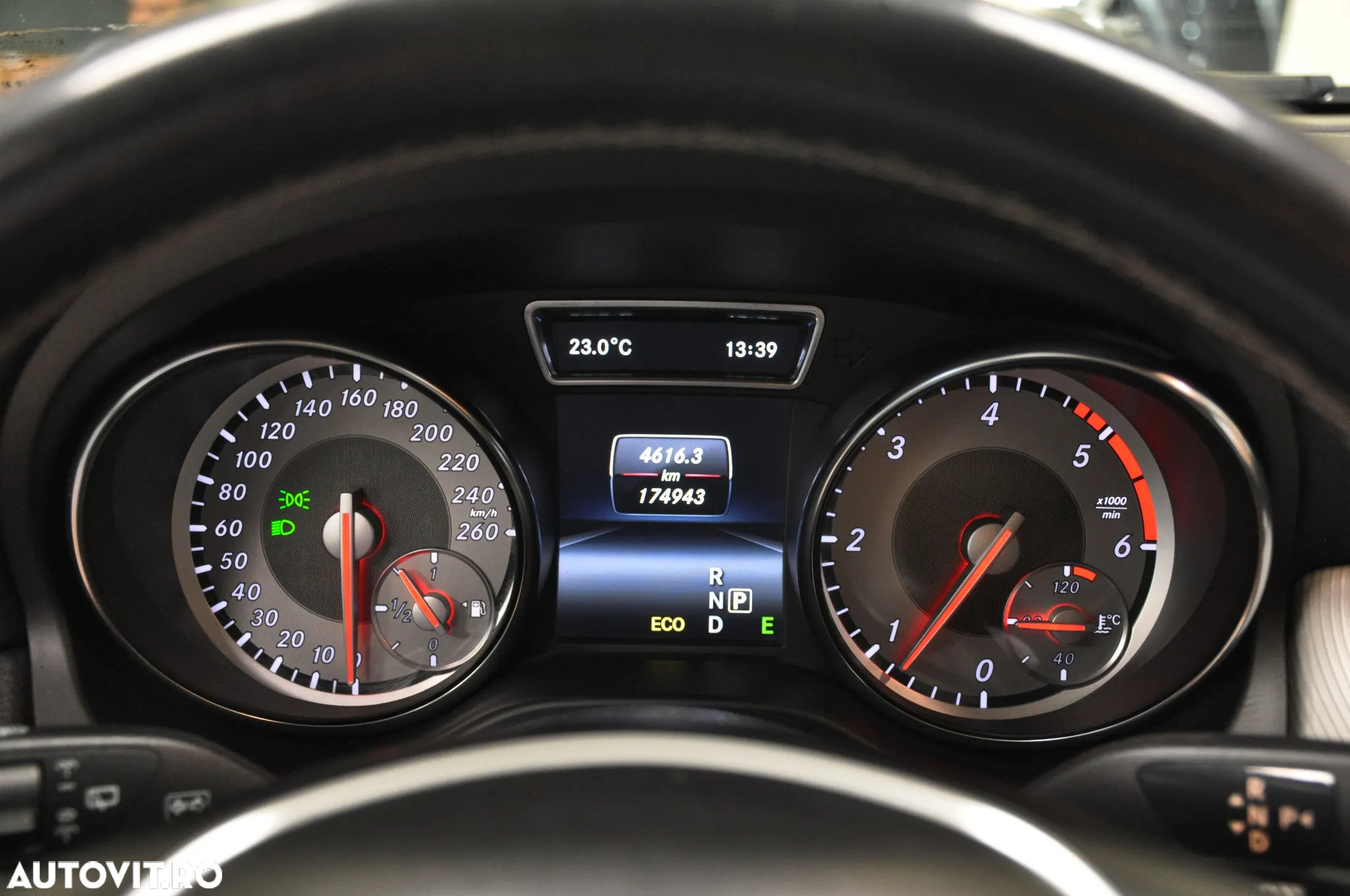 Mercedes-Benz GLA - 12