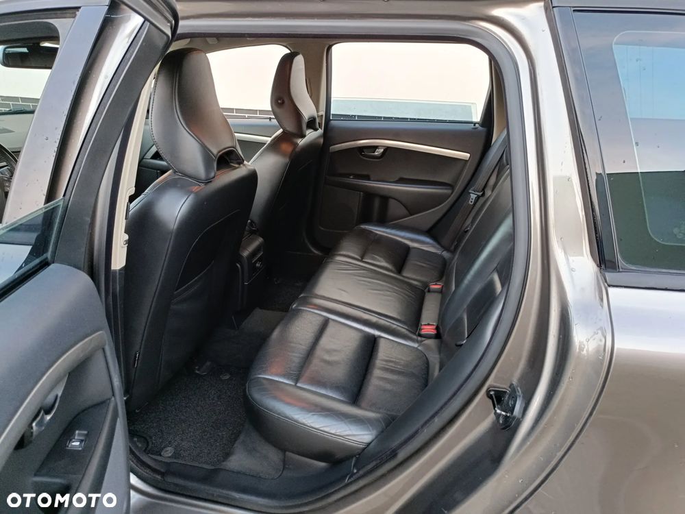 Volvo V70 2.0D Momentum - 8