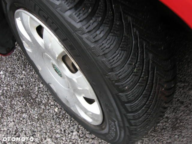 Skoda Octavia 1.6 Ambiente - 22