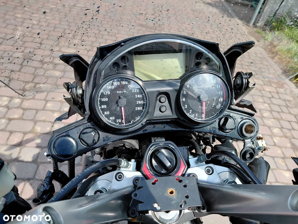 Kawasaki GTR - 25
