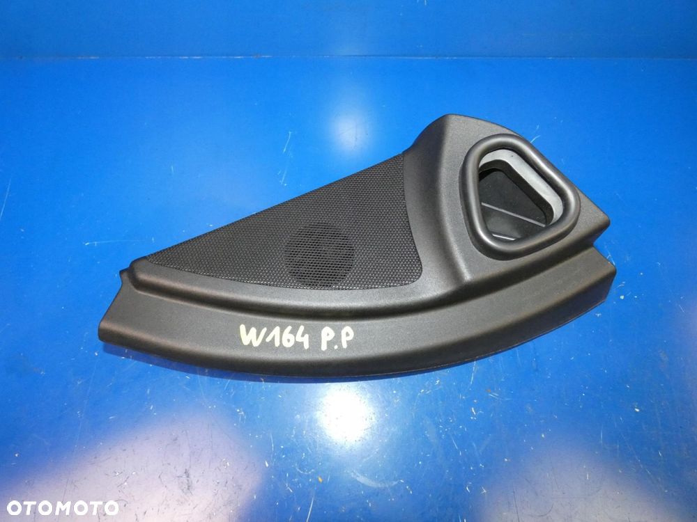 MERCEDES ML W164 OSŁONA GŁOŚNIKA TRÓJKĄT PRAWY - 1