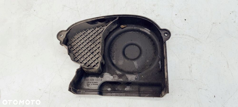 OBUDOWA ROZRZĄDU AUDI A3 A4 B7 2.0 FSI 06D109123B - 1