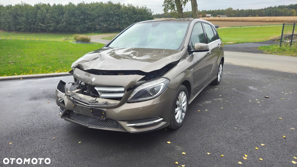 Mercedes-Benz Klasa B 200 (BlueEFFICIENCY) - 1