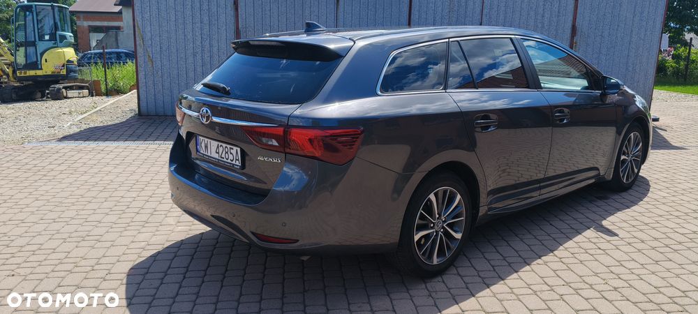 Toyota Avensis 2015 photo 4