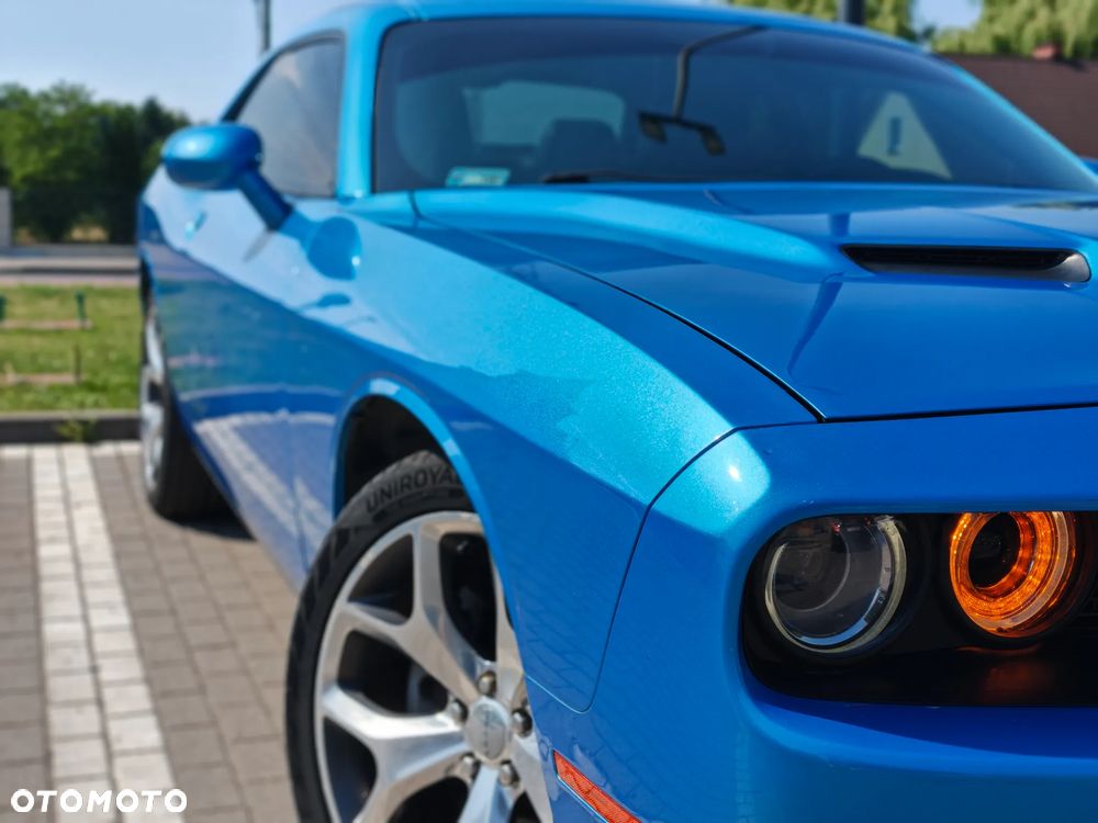Dodge Challenger - 10
