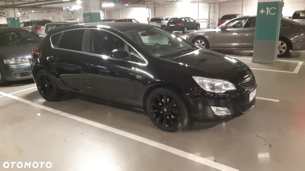 Opel Astra 1.7 CDTI DPF Cosmo - 4