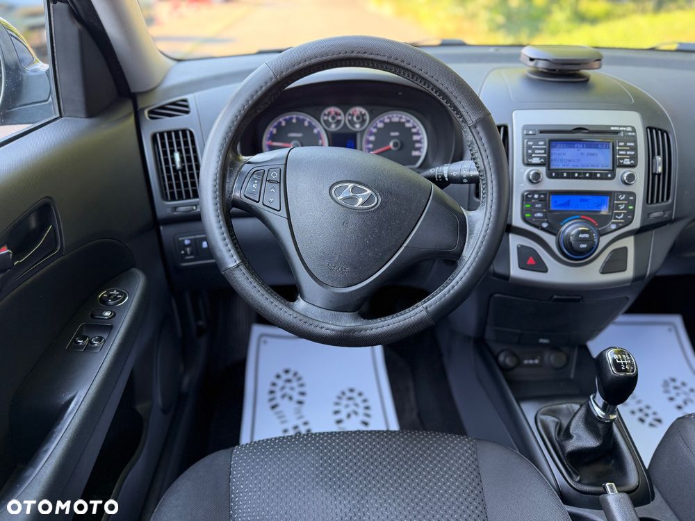 Hyundai i30 i30cw 1.4 UEFA EURO 2012 Edition - 25