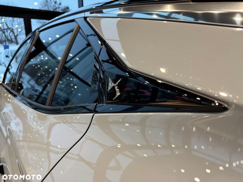 DS Automobiles N°4 E-Tense 58.3kWh Étoile Alcantara - 27