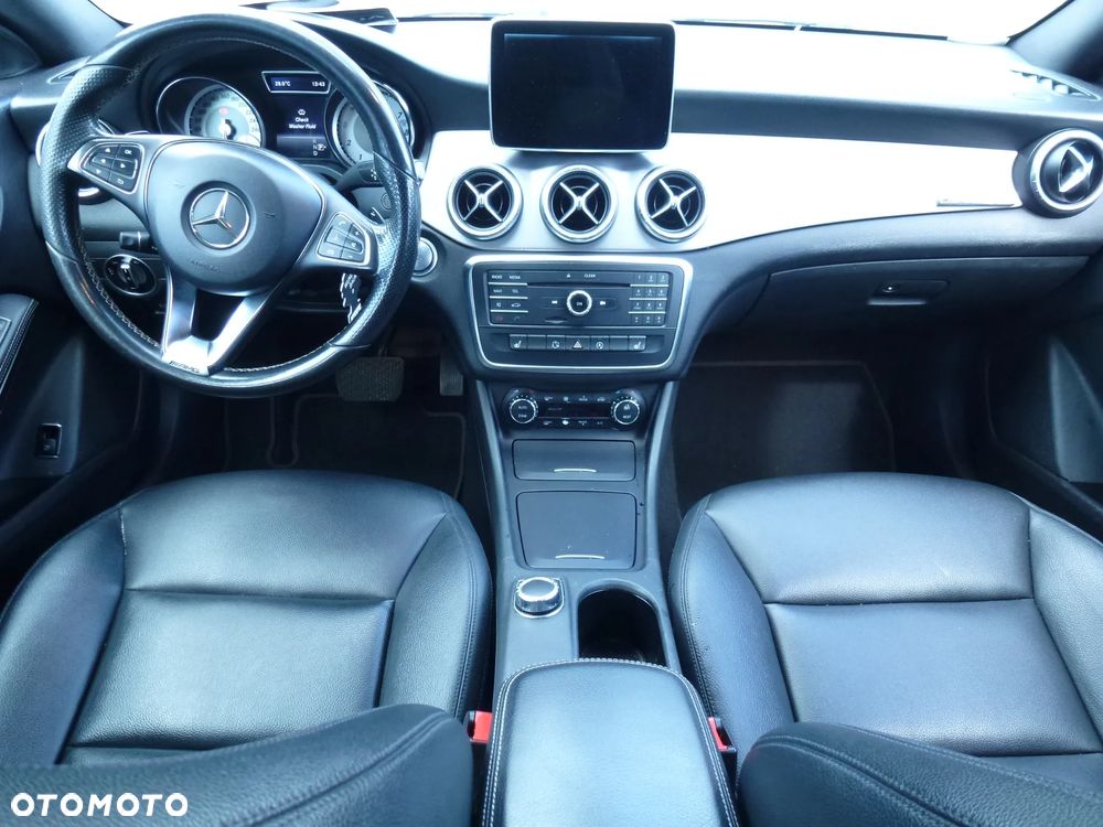 Mercedes-Benz CLA 250 4Matic 7G-DCT AMG Line - 11