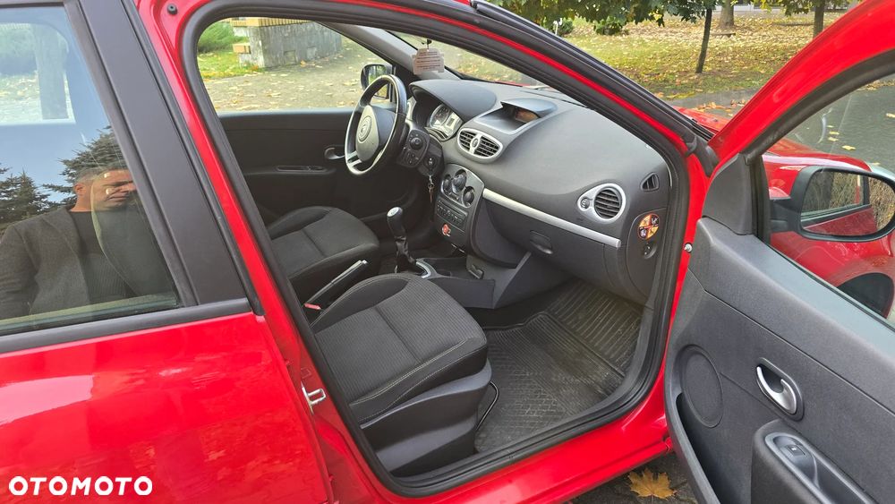 Renault Clio - 12