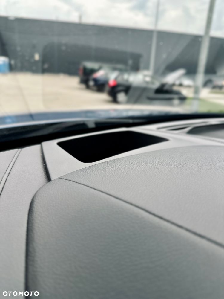 Volvo S90 D5 AWD R-Design - 34