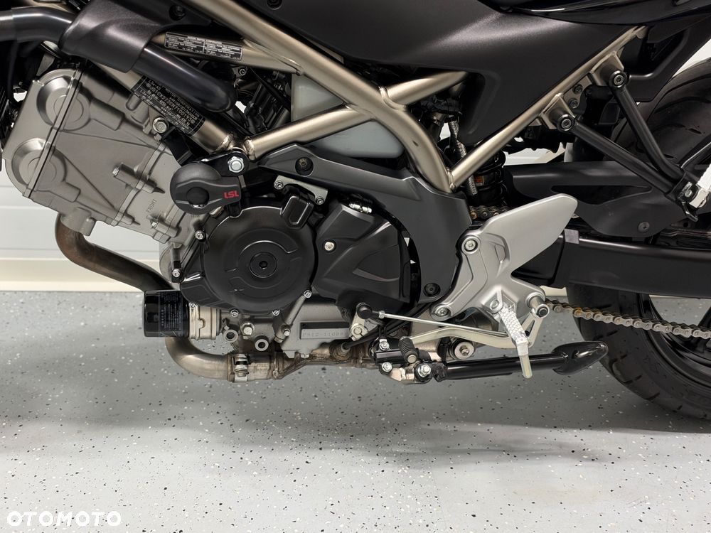 Suzuki SV - 20
