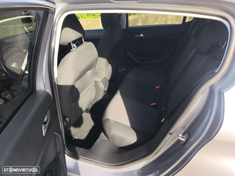 Peugeot 308 1.5 BlueHDi Style J17 - 17