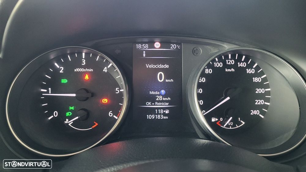 Nissan Qashqai 1.5 dCi N-Connecta J18 - 11