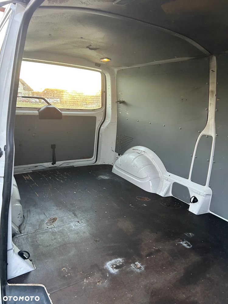 Volkswagen Transporter - 9