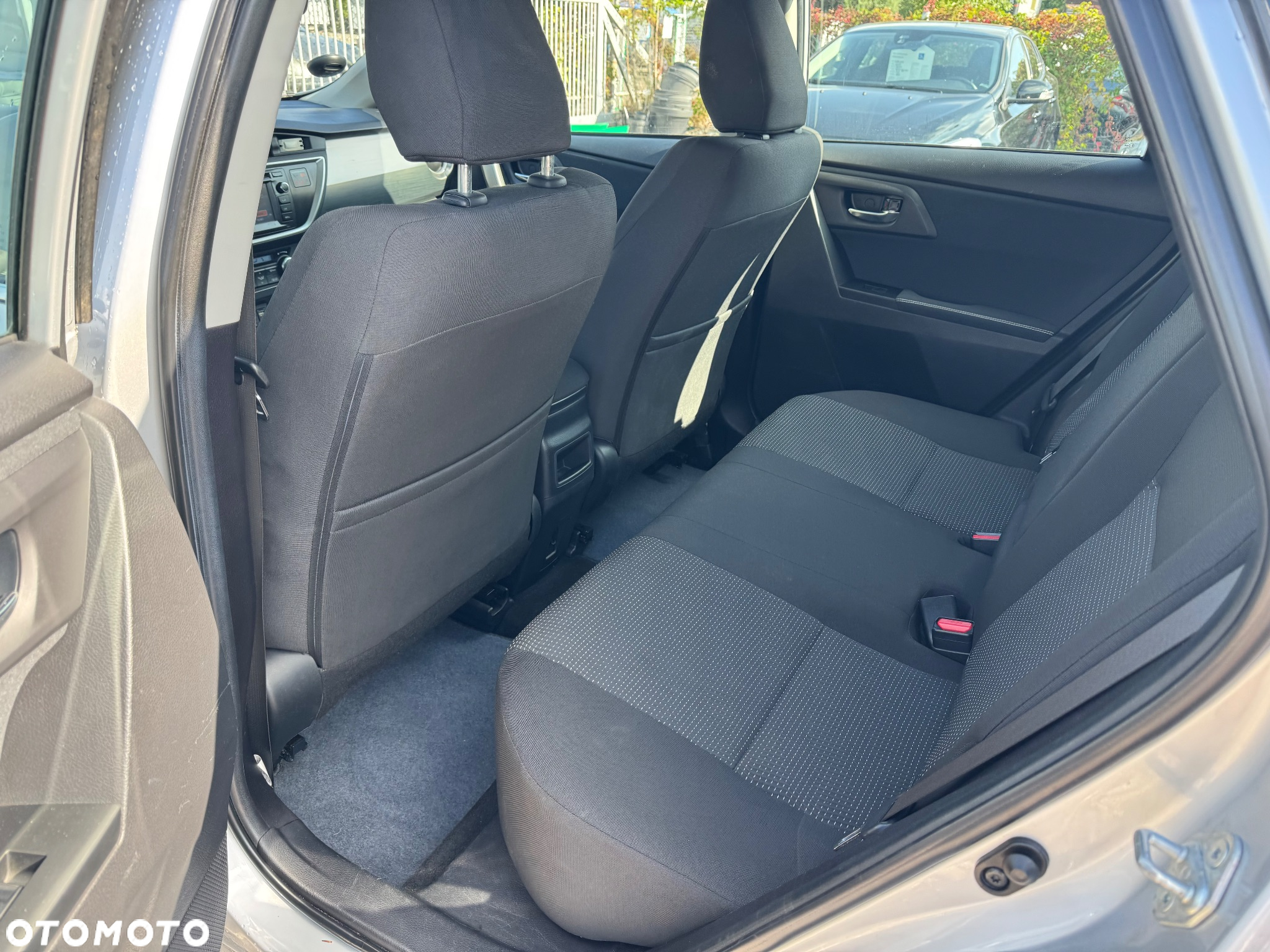 Toyota Auris 1.6 Premium - 22