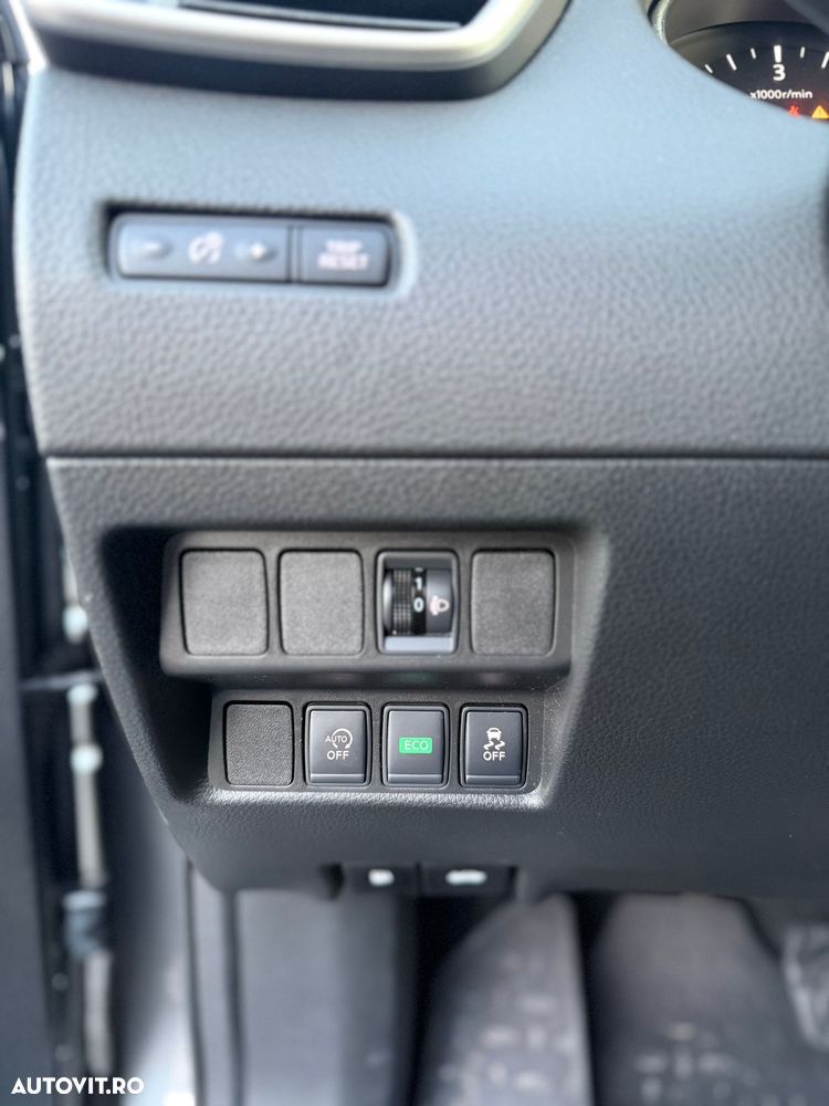 Nissan Qashqai 1.6 DCI Xtronic ACENTA - 19