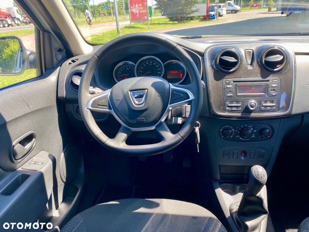 Dacia Logan 1.2 16V Laureate - 10
