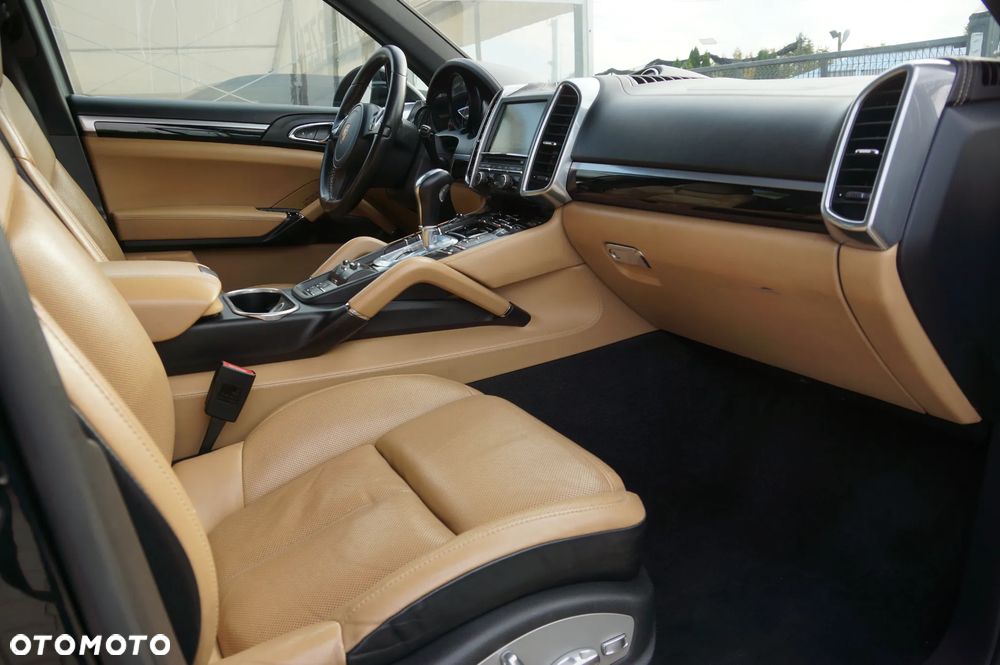 Porsche Cayenne - 29