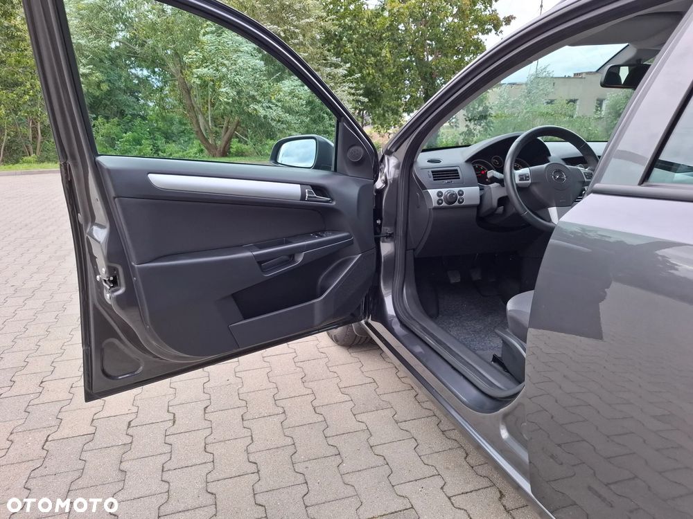 Opel Astra 1.6 Enjoy - 17