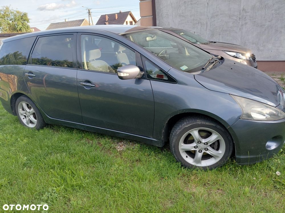 Mitsubishi Grandis - 2