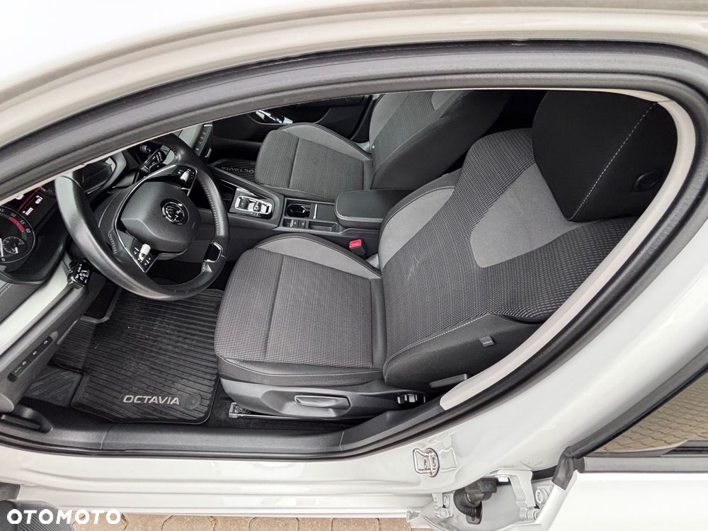 Skoda Octavia 2.0 TDI Ambition DSG - 18