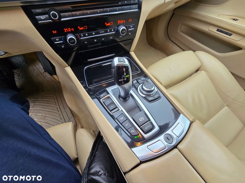 BMW Seria 7 750d xDrive Blue Performance Edition Exclusive - 38