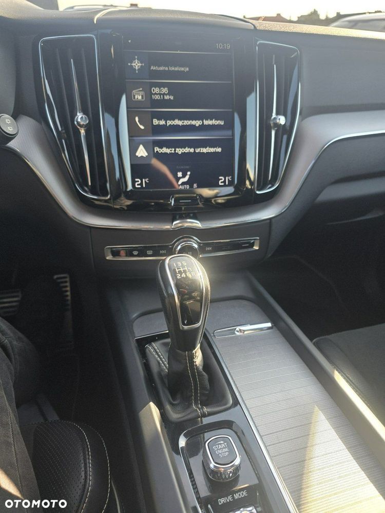 Volvo XC 60 D4 SCR AWD R-Design - 24