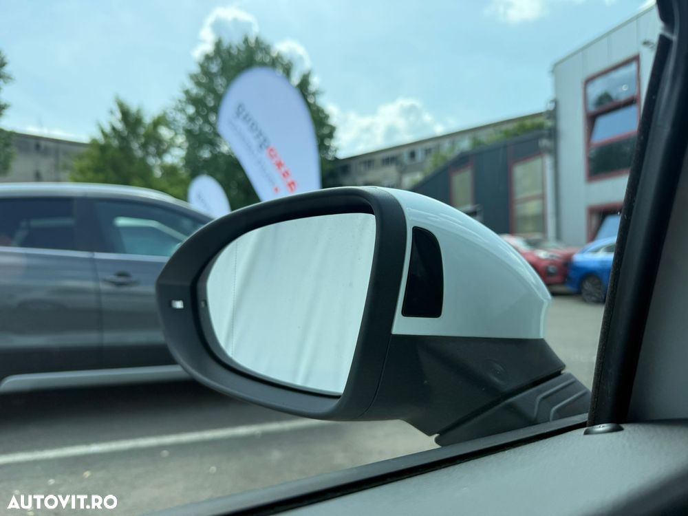 Volkswagen Golf 1.5 eTSI ACT DSG MHEV Style - 17