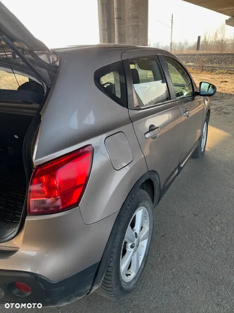 Nissan Qashqai 2.0 dCi 4x4 Tekna - 4