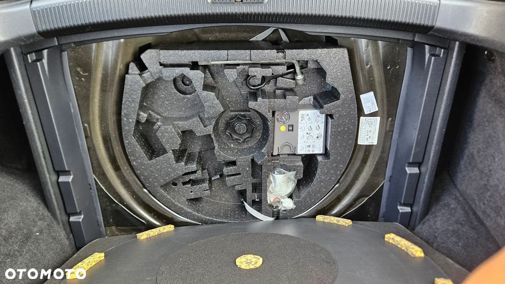 Volkswagen Golf 1.9 TDI DPF Trendline DSG - 22
