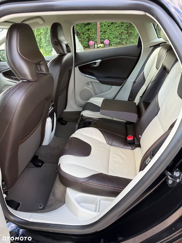 Volvo V40 Cross Country D3 Momentum - 16