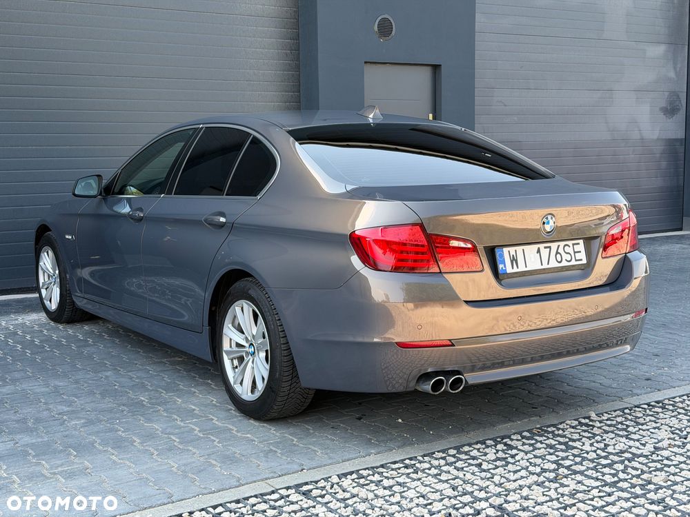 BMW Seria 5 525d xDrive - 4